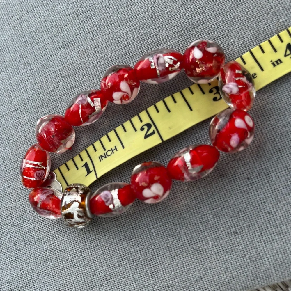 Vintage Artisan Lampwork Glass Bead Stretch Bracelet Red Floral